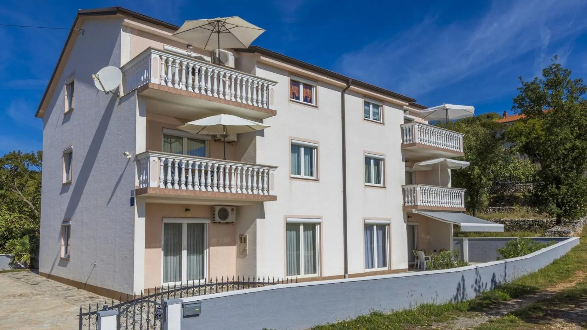 Apartment Rastovcan P Povile